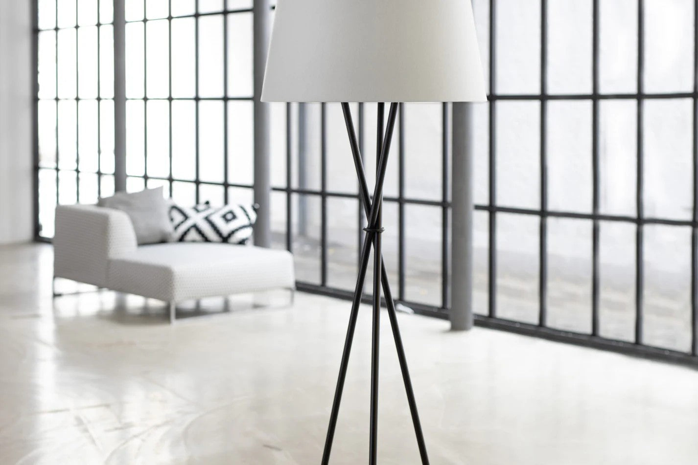 Ozonos Hailey   Stehleuchte